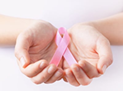 Women with breast cancer symptoms but no lump may wait longer to seek medical care