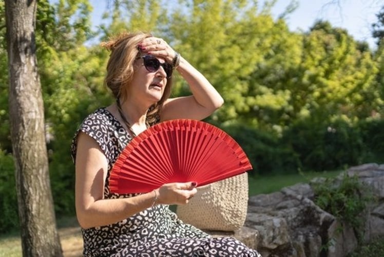 Acupuncture may ease breast cancer treatment side effects